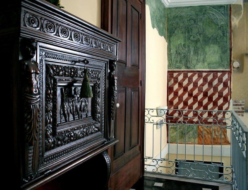 Palazzo Vescovile Hotel นอลี ภายนอก รูปภาพ